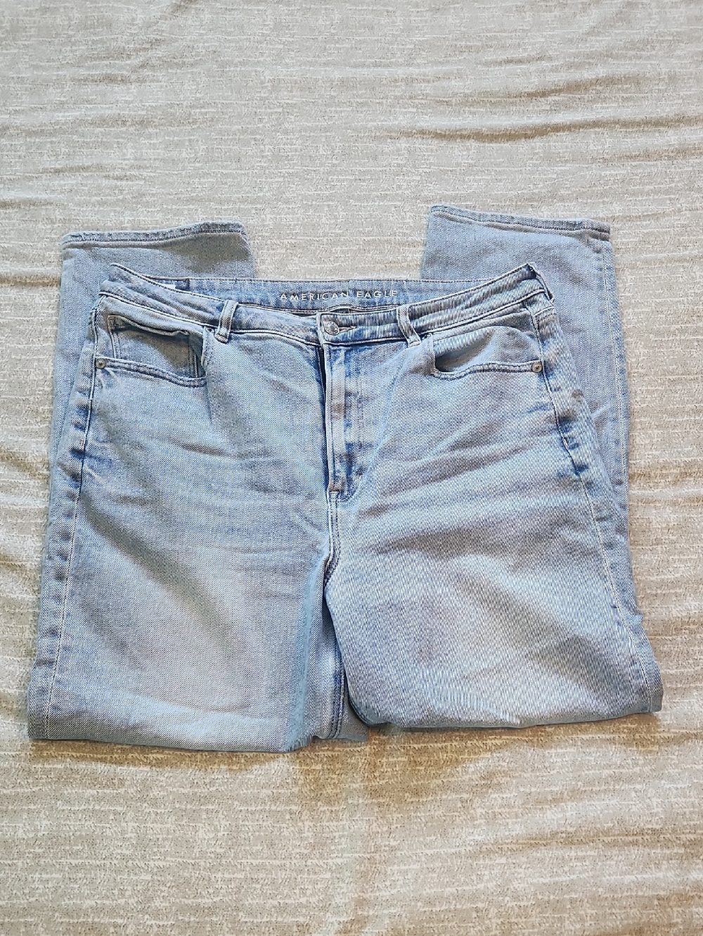 American Eagle Outfitters Light Wash  Mom Straight Jeans